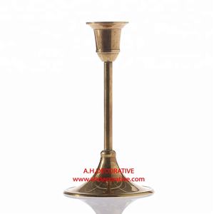 Nouveau design grand bougeoir avec finition dorée pour la décoration de la maison support de pilier en métal fait main au prix de gros de l'Inde - Product Image 3