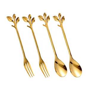 Ensemble cuillère et fourchette en acier inoxydable à manche poli doré fait main avec poignée au design unique de branche couverts de luxe pour la maison - Product Image 1