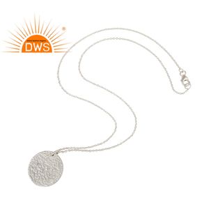 Colgante de cadena de plata de ley 925 con forma de moneda martillada, joyería fina - Product Image 2