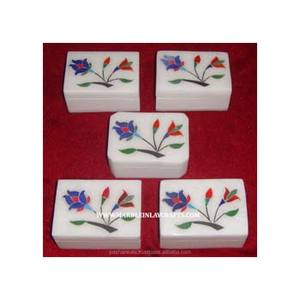 Boîtes à bijoux de qualité supérieure en marbre blanc avec un motif de fleurs en coquillages bleus, incrustations élégantes pour la décoration de la maison et les cadeaux - Product Image 1