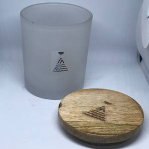 Pot de bougie en verre blanc, 50 pièces, meilleur vente givré, avec flacon en verre personnalisé, couvercle en bois - Product Image 2