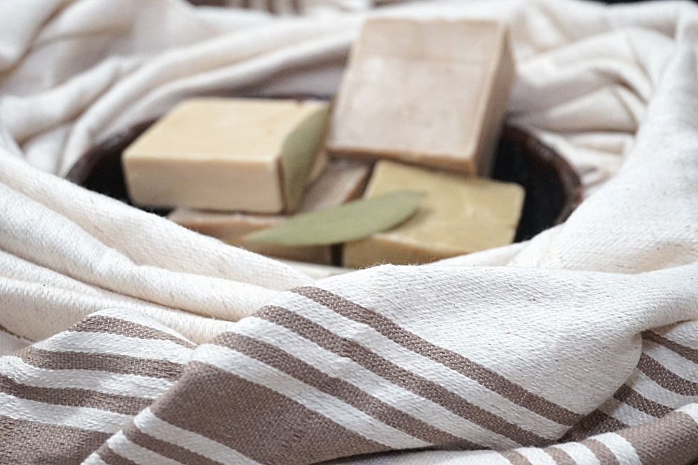 สีน้ำตาล