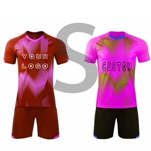 Nuevo 2025 Uniforme de fútbol de diseños pagados internacionales Uniforme de fútbol con costura de tela de alta calidad - Product Image 1