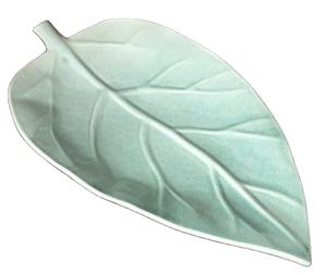 Plateau de service vert clair en métal avec design de feuille tendance, parfait pour les articles d'hôtel et les accessoires de cuisine à domicile - Product Image 1