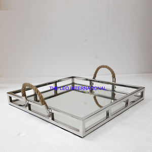 Plateau de service de luxe français élégant en métal plaqué or avec motif feuillage, décoration haut de gamme pour la maison et les mariages - Product Image 3