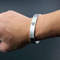 Acier inoxydable Namaste Aum Ohm Om Gravure Manchette Bracelet Bracelet pour Hommes Femmes OM Symbole Hindou Hindouisme Yoga Bijoux Cadeau