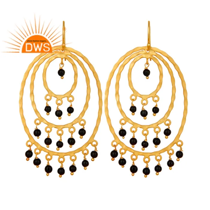 Boucles d'oreilles chandelier martelé onyx noir en argent sterling plaqué or jaune 22 carats Collection classique de bijoux en pierres précieuses