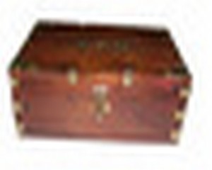 กล่องไม้สักขัดเงาพร้อมสลักทองเหลืองขนาด8 "X5" X3" - Product Image 1