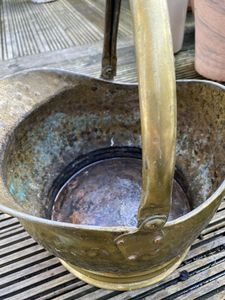 ACMI CB021 Seau à charbon en métal doré martelé pour barbecue Poignée portable pour l'intérieur et l'extérieur Rangement élégant Couleur personnalisable - Product Image 4