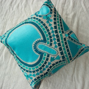 Chambray-funda de cojín bordada a máquina, 16X16, festival - Product Image 5