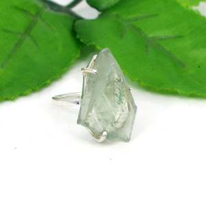 แหวนพลอยอเมทิสต์สีเขียวธรรมชาติเงินสเตอร์ลิง92.5แบบไม่ผ่านการบำบัดทำด้วยมือแบบอินเดียผลิตในสไตล์คลาสสิก - Product Image 4