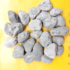 Pierres brillantes noires, parfaites pour paver un jardin, une décoration brillante - Product Image 1