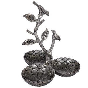 Plateau de nourriture en forme de feuille en métal avec finition élégante vert foncé parfait pour le stockage et le service des aliments au restaurant - Product Image 3