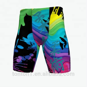 Pantalones cortos de entrenamiento de compresión para hombre bolsillos para teléfono al por mayor pantalones cortos de playa de diseño personalizado de la mejor calidad pantalones cortos de playa brillantes de estambre - Product Image 1