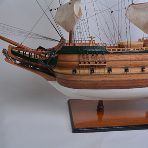 Modelo Batavia XXL de 120 cm, Decoración Náutica de Madera Hecha a Mano, Diseño Único, Barco de Cedro Pintado, Letrero de Pared para el Hogar u Oficina, Estilo Artístico - Product Image 5