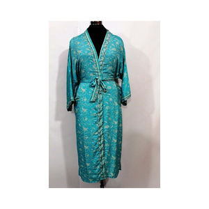 Diseño de moda Estilo bohemio de moda Estampado floral Kimono largo Ropa de mujer disponible a un precio razonable en la India - Product Image 5