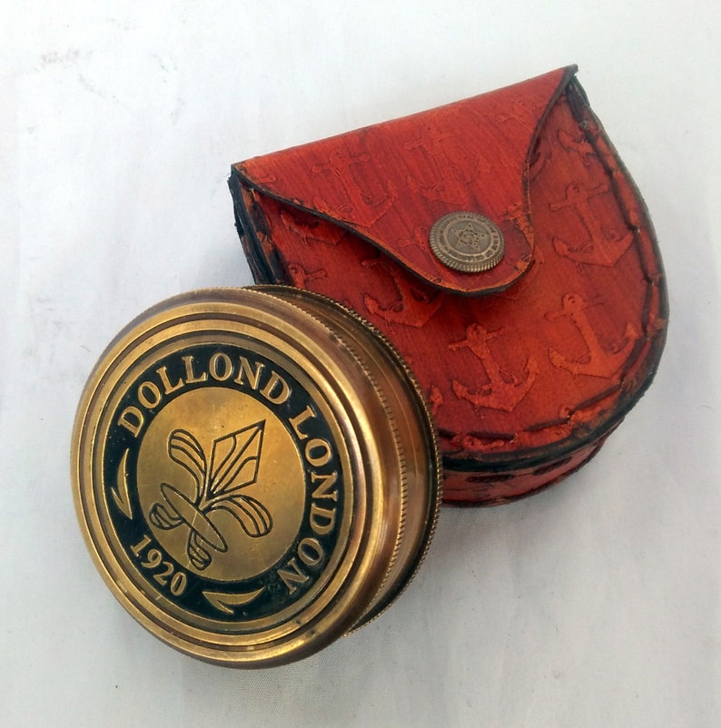 ทองเหลืองโบราณและสีน้ำตาล