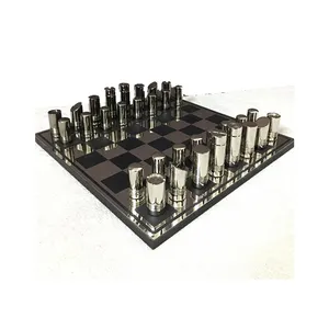 Fabricante al por mayor Pedido a granel La mayoría de las ventas Jugadores de metal de color personalizado y juego de tablero de ajedrez Fabricante y proveedor de la India