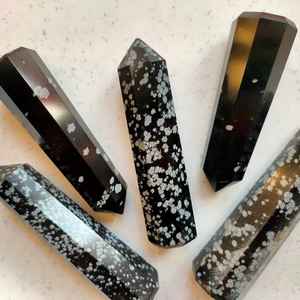 Wholesale Beautiful Love Style <b>Semi</b>-<b>Precious</b> <b>Stone</b> <b>Craft</b> Natural High Quality Gemstone Snowflake Jembo Tower Point Feng Shui - Product Image 3