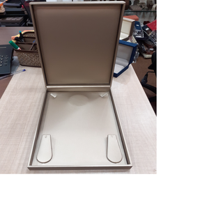 Joyeros personalizados para collares largos y pulseras tamaño 9x12 pulgadas con logo estampado en papel de aluminio ideal para diseñadores de joyas - Product Image 1