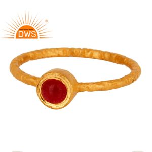 Bague en pierre précieuse, calcédoine rose martelée à la main, plaqué or 18k, argent Sterling, possibilité de vente en gros - Product Image 1