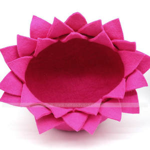 FY-CC-001 Pétale Couches Chat Grotte Chaud et Confortable Lit Pour Animaux De Compagnie Respectueux de l'environnement Nouvelle-Zélande Laine Feutrée par D'habiles Artisanes du Népal - Product Image 2