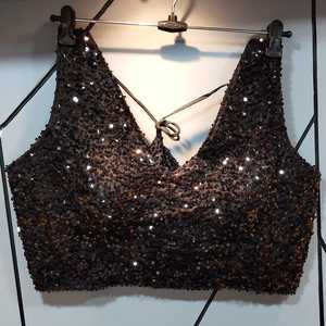 เสื้อส่าหรีปักเลื่อมสีดำทอง ดีไซน์ล่าสุด - Product Image 4