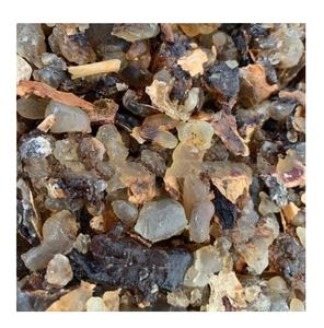 Extrait de Boswellia Serrata de haute pureté 65% poudre à base de plantes certifiée biologique d'acide boswellique emballée dans un tambour - Product Image 1