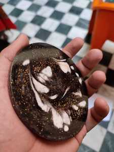 Vente en gros de sous-verres en agate d'aspect résine avec côtés ronds dorés personnalisés Tapis en résine Coussinets DIY Sous-verres chauffants de style classique Utilisation sur table à domicile - Product Image 4