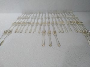 ชุดช้อนส้อมมีดสแตนเลสคุณภาพดีชุดเครื่องเงิน - Product Image 2