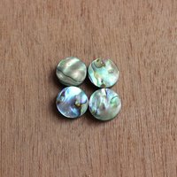 Nous fabriquons la forme de taille calibrée par coquille d'ormeau de Paua sur la pierre à facettes de cabochon de pierre gemme d'ordre selon votre condition