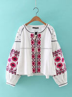 Nouvelle Arrivée 2025 – Vente Flash : Blouse & Top Femme Style Bohème Hippie Brodé Ukrainien, Contraste Rose et Blanc, Modèle Adorable pour Jeunes Filles