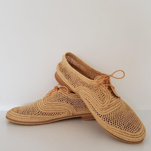 Derbies en raphia, créations artisanales - Product Image 1