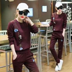 Ensemble de survêtements pour femmes sweats à capuche en coton et polyester ensembles de jogging combinaison d'exercice logo personnalisé - Product Image 3