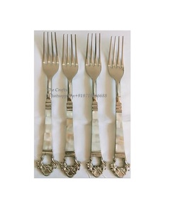 ชุดช้อนส้อมทองเหลืองพร้อมส้อมสำหรับงานแม่มุกชุดเครื่องใช้บนโต๊ะอาหารสี่ชิ้น - Product Image 1