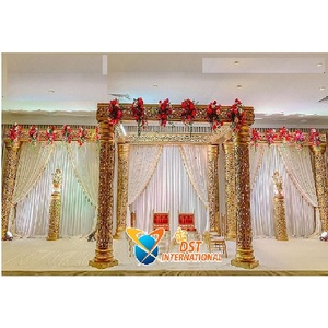 Mandap Cuadrado Tallado en Oro Tradicional Indio, Magnífico Mandap de Fibra Tallado en Oro para Bodas, Elegante Mandap para Bodas del Sur de la India - Product Image 1