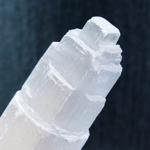 Tour de cristal de sélénite naturelle polie en forme de gratte-ciel, pierre de sélénite verticale, vente en gros, décoration en pierres précieuses - Product Image 4