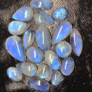 Piedra Lunar Natural, Iridiscente Azul, Gema Suelta, Certificada por IGI, Creaciones Rida Rajasthan, Cambio de Color - Product Image 4