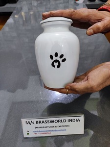 Fabricante y exportador indio de urnas funerarias para adultos de metal de estilo americano urna para mascotas - Product Image 4