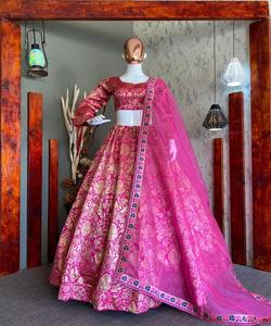 Lourd exclusif concepteur indien brodé travail manuel Lehenga Choli avec chemisier vêtements traditionnels vêtements en gros lehenga choli - Product Image 2