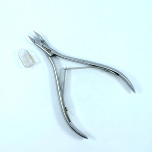 Pinza de cutícula de corte suave súper fino. Alicates de cutícula de acero inoxidable con resorte doble, de Sevetlana Instruments - Product Image 1