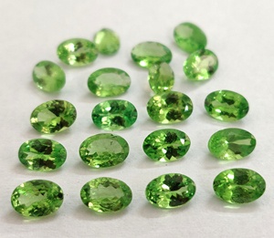 Pierres naturelles en grenat vert à facettes, ouvertes, de 3x5mm et 4x6mm - Product Image 3