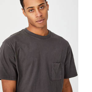 Camiseta de cuello redondo vs cuello redondo de aspecto profesional CAMISETAS DE BOLSILLO VINTAGE (GRIS VINTAGE) - Product Image 1