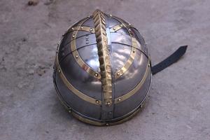 Casque de protection Viking avec doublure dorée, certifié depuis les fournisseur indiens - Product Image 5