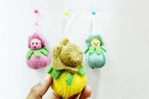 Ensemble de 3 poupées de Pâques feutrées faites à la main pour la décoration intérieure, ornements suspendus et cadeaux parfaits - Product Image 2