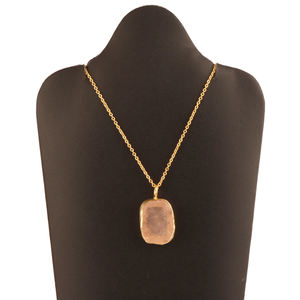 Collier avec pendentif en quartz rose naturel, design spécial, texture rugueuse, en or/argent plaqué, qualité personnalisée - Product Image 3