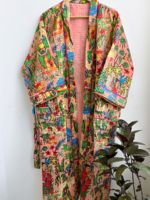 Nouveau Design attrayant coton Kantha rose couleur Kimono Robe couvertures peignoirs de bain Robe portefeuille pour les femmes de l'Inde