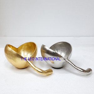 Bol à fruits en aluminium plaqué or poli, utilisation sur table basse, accessoire de cuisine, bol décoratif tendance pour la maison - Product Image 4