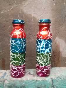 Botella de agua de cobre con diseño impreso, botella de agua de cobre puro ayurvedas de lujo con 99.98%, beneficios para la salud, nuevo diseño multicolor - Product Image 4