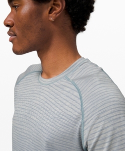 T-shirts unisexe OEM de haute qualité pour hommes, fabrication sur mesure, impression personnalisée, 100% coton, décontractés, 180 g/m², t-shirts vierges - Product Image 4